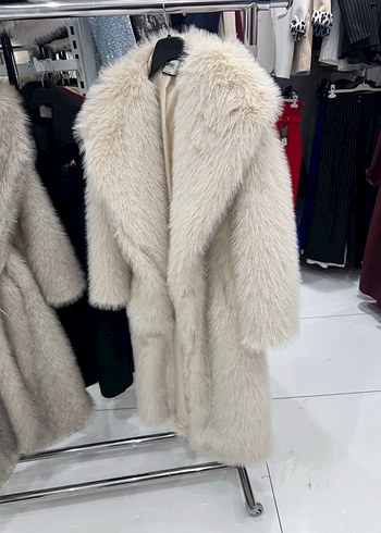 Uzun Bej Kürk Detaylı Kadın Mont - Görsel 5