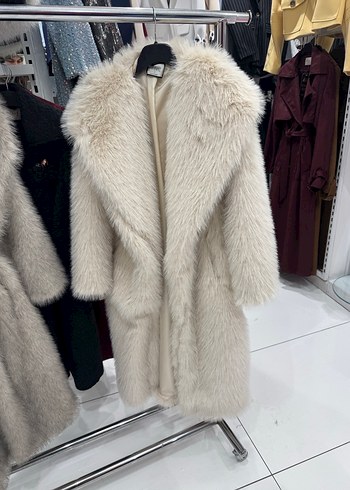 Uzun Bej Kürk Detaylı Kadın Mont - Görsel 3