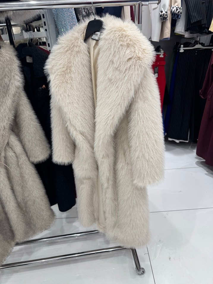 Uzun Bej Kürk Detaylı Kadın Mont - Görsel 5