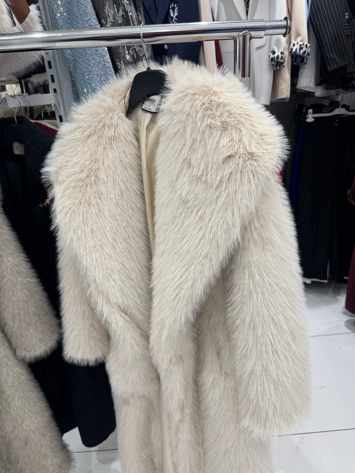 Uzun Bej Kürk Detaylı Kadın Mont - Görsel 4