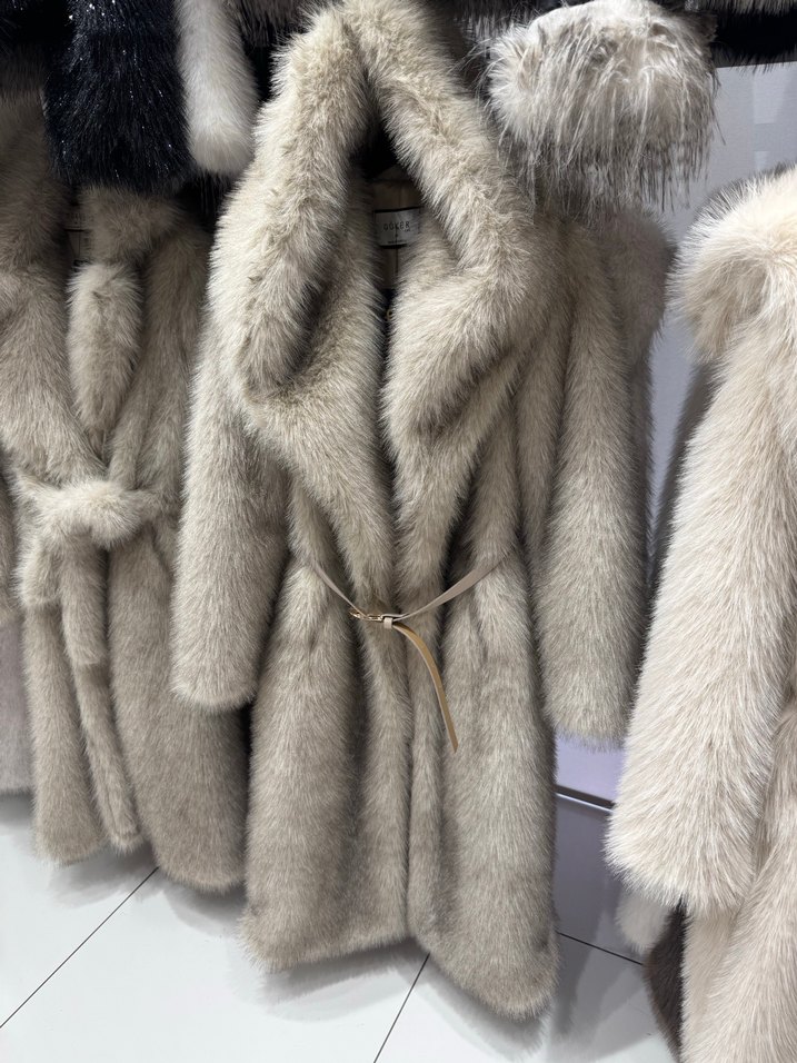 Gri Uzun Suni Kürk Detaylı Kadın Kaban - Görsel 3