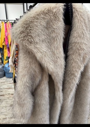 Bej Uzun Peluş Kadın Kaban - Görsel 4