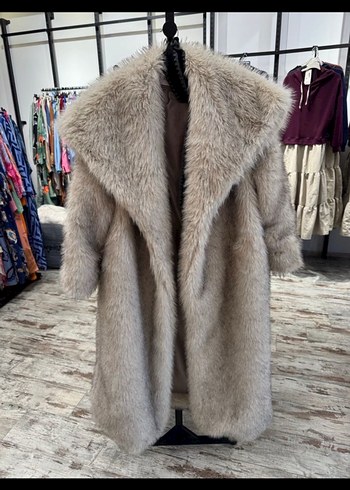 Bej Uzun Peluş Kadın Kaban - Görsel 2