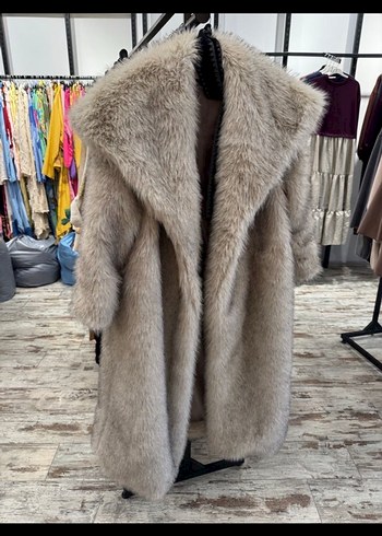 Bej Uzun Peluş Kadın Kaban - Görsel 3