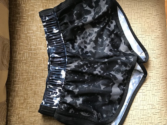 Xs adidas şort. Türkiyede çok az olan bir model.sıfır