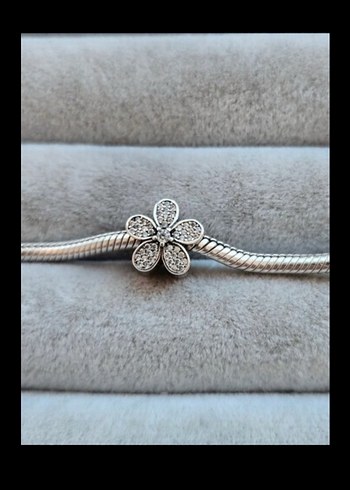 Pandora Papatya Charm