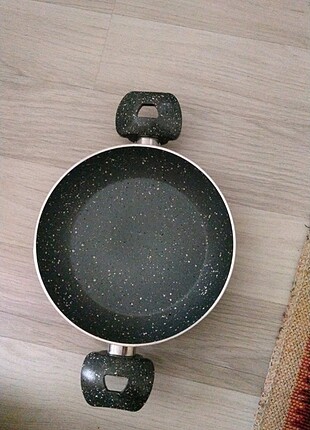 Granit tava