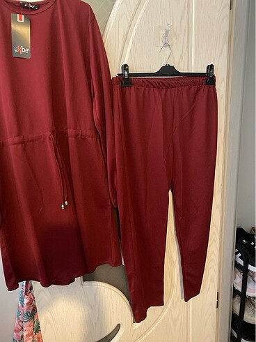 46 Beden bordo Renk Bordo etiketli takım