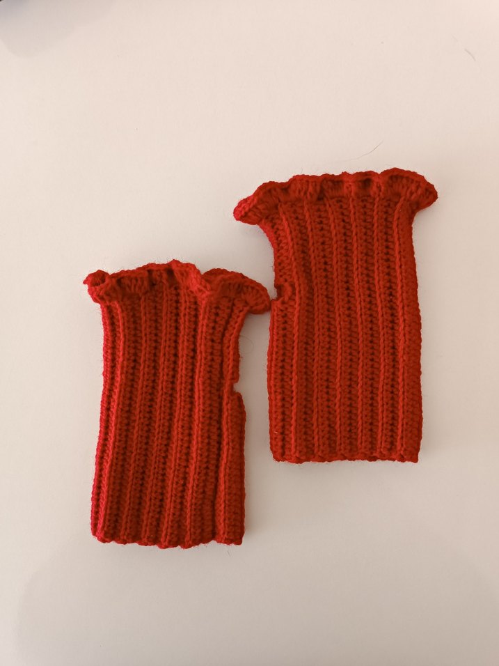 Kırmızı Fırfırlı Örgü Eldiven - Görsel 3