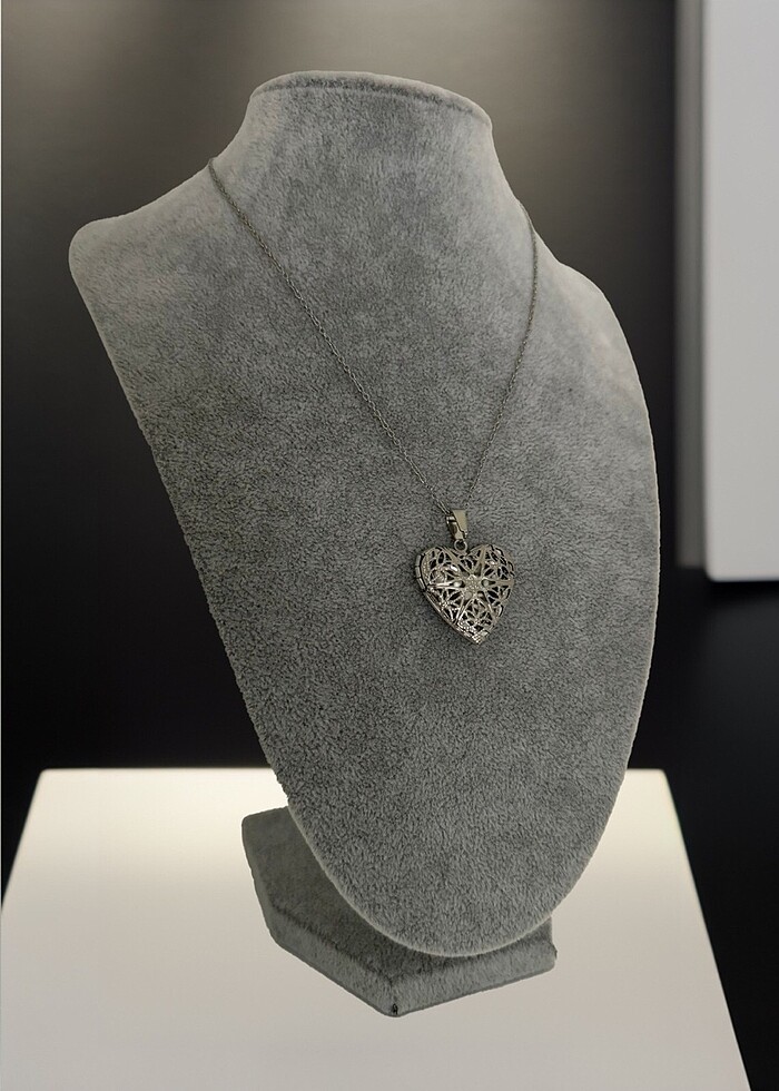 Gümüş renkte kalp kolyeler - Görsel 2