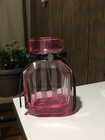 Victoria s secret bombshell parfüm şişesi boş