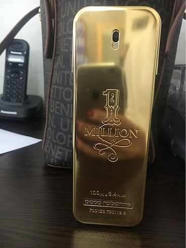 Paco rabanne one million parfüm şişesi