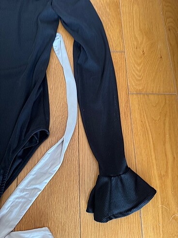 s Beden siyah Renk Bershka sırtı açık şık bodysuit