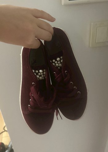 Bordo Süet İnci Detaylı Düz Taban Kadın Spor Ayakkabı - Görsel 2