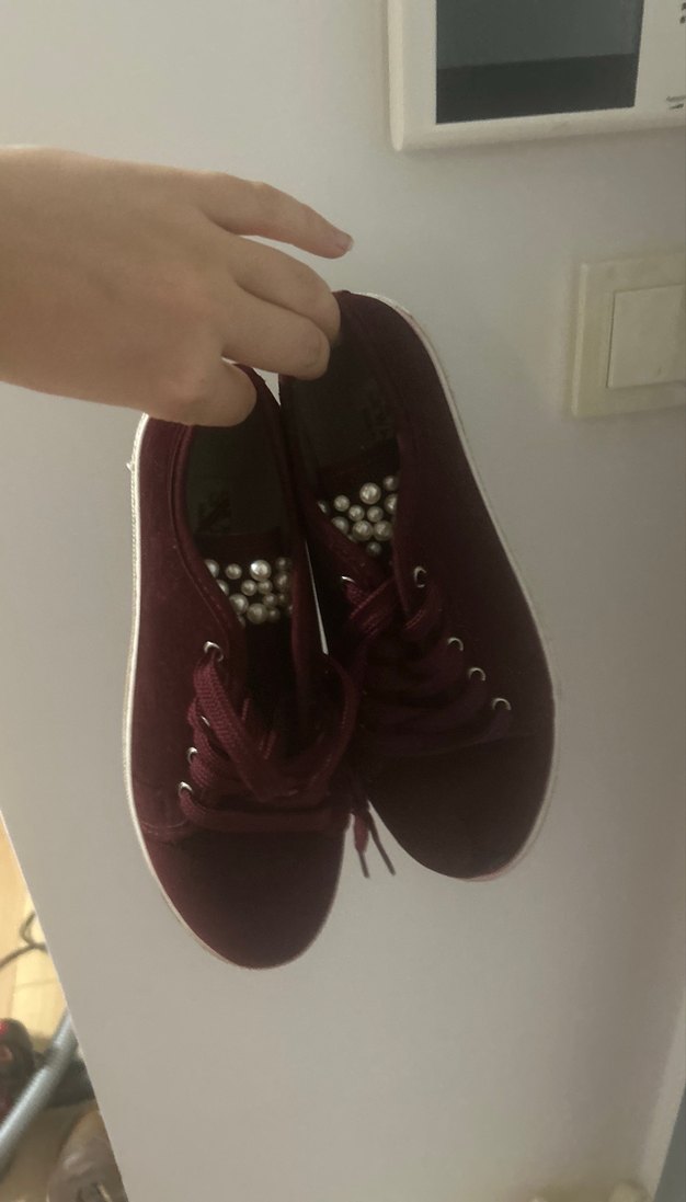 Bordo Süet İnci Detaylı Düz Taban Kadın Spor Ayakkabı - Görsel 2