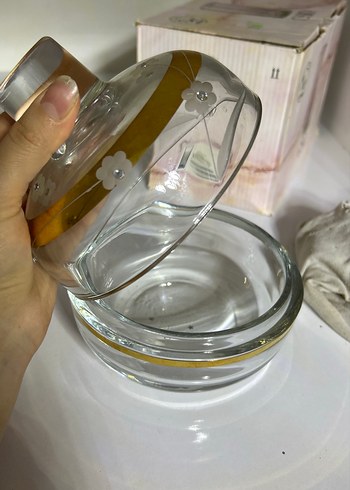 Altın Detaylı Cam Vazo - Görsel 3