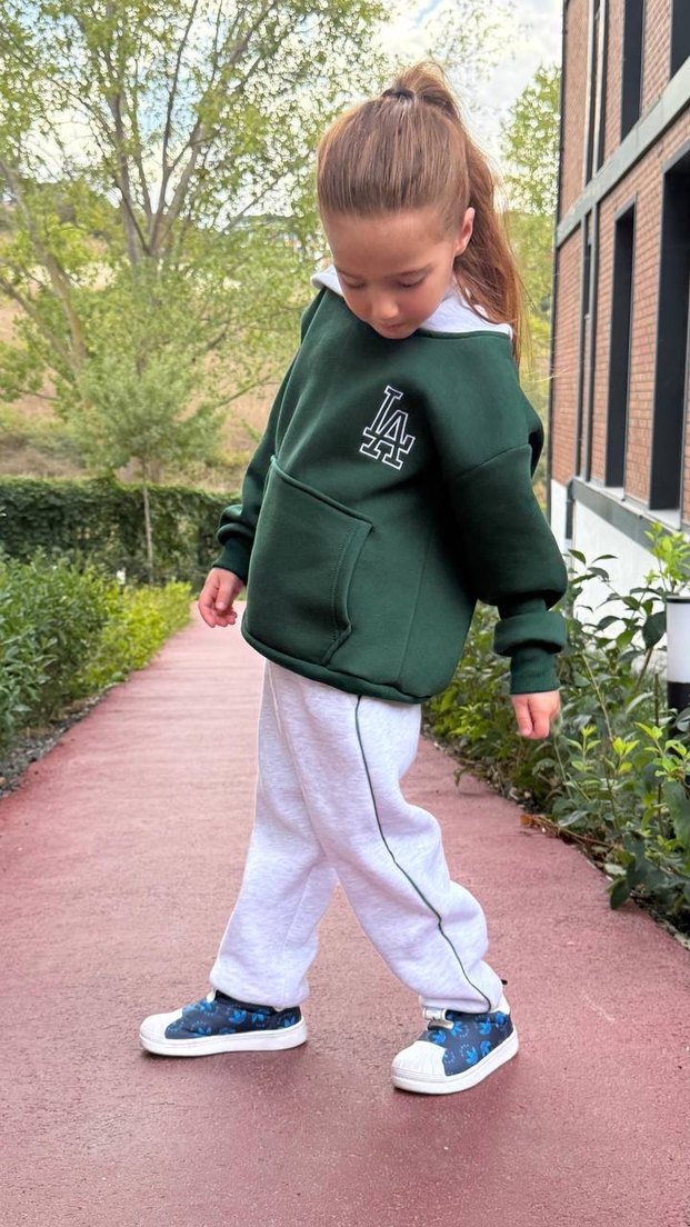 Erkek kız Çocuk Kapüşonlu Gri Sweatpant ve Yeşil Sweatshirt - Görsel 2