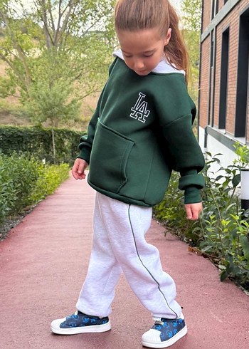 Kapüşonlu Yeşil Sweatshirt ve Gri Eşofman takımı - Görsel 2