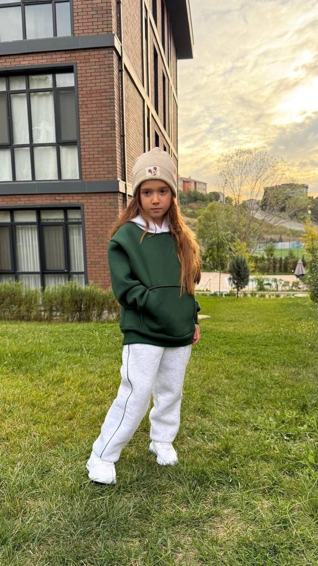 Gri Jogger Eşofman Altı ve Yeşil Kapüşonlu Sweatshirt unisex - Görsel 4