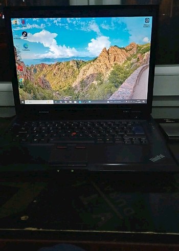 Siyah Lenovo ThinkPad - Görsel 2