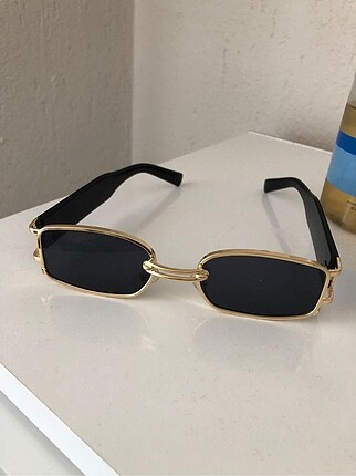 Retro minimal güneş gözlüğü gold siyah