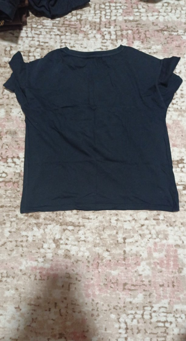 Kız Çocuk Siyah Deri Baskılı Tişört - Görsel 2