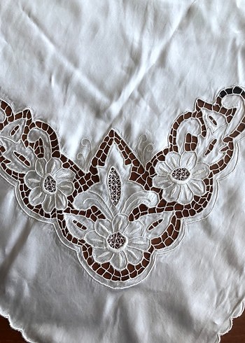 Beden beyaz Renk BEYAZ İŞİ NAKIŞLI SATEN BOHÇA