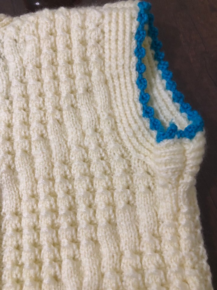 Bebek Örgü V Yaka Yelek - Görsel 3