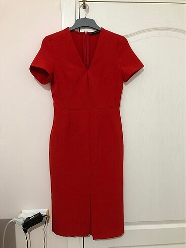 ZARA KIRMIZI ELBİSE
