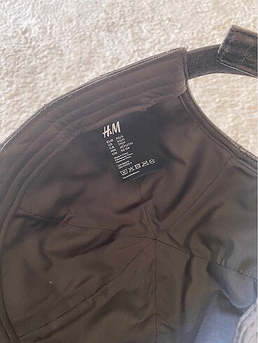 H&M Parlak şapka rugan şapka
