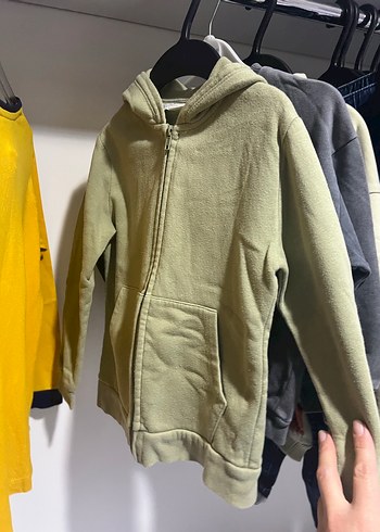 Gri ve Renkli Çocuk Kıyafetleri - Görsel 4