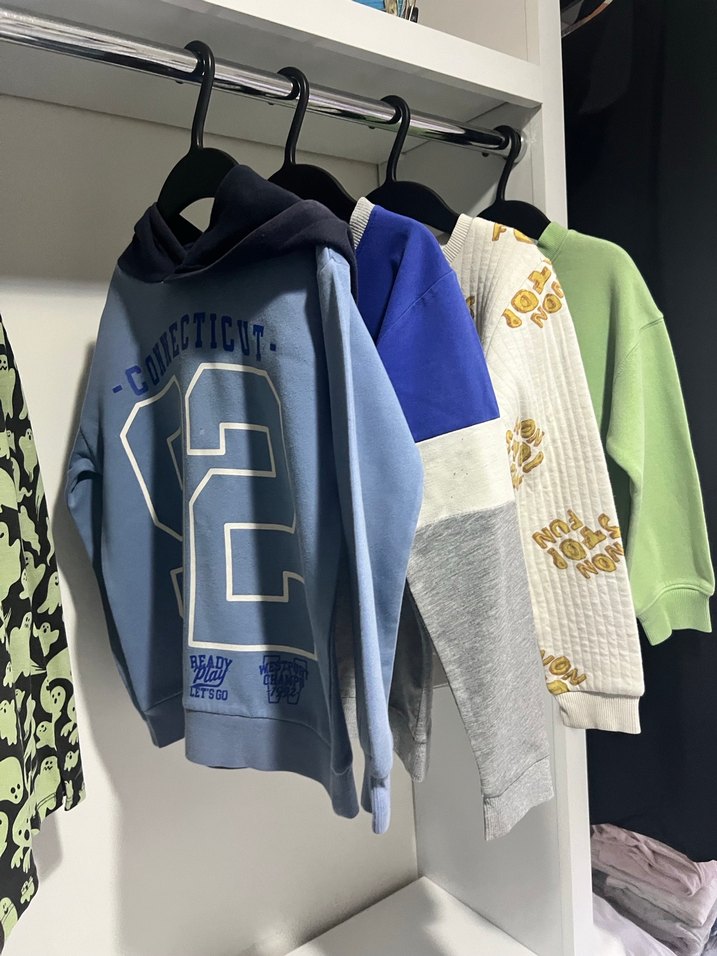 Gri ve Renkli Çocuk Kıyafetleri - Görsel 5