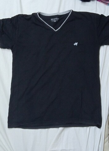 V yaka siyah erkek t-shirt 