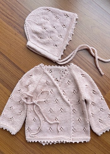 Nakışlı Örgü Kız Hırka ve Şapka Takımı - Görsel 2