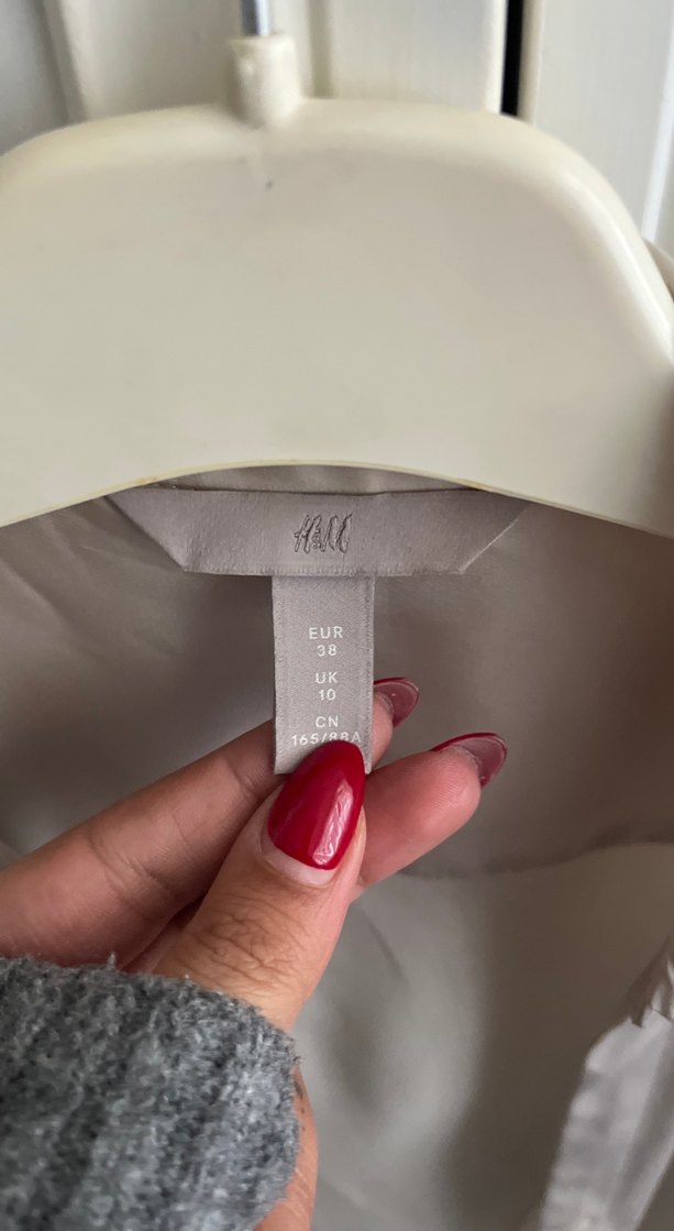 Bej Kadın Düğmeli Saten Gömlek - Görsel 2