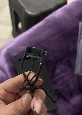 MAC Siyah Kirpik Kıvırıcı - Görsel 2