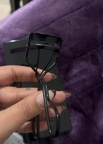 MAC Siyah Kirpik Kıvırıcı - Görsel 3