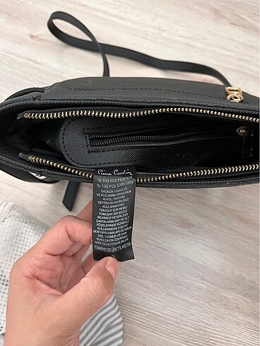  Beden siyah Renk Pierre Cardin omuz çantası