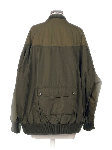 m Beden Pull and Bear Bomber %70 İndirimli.