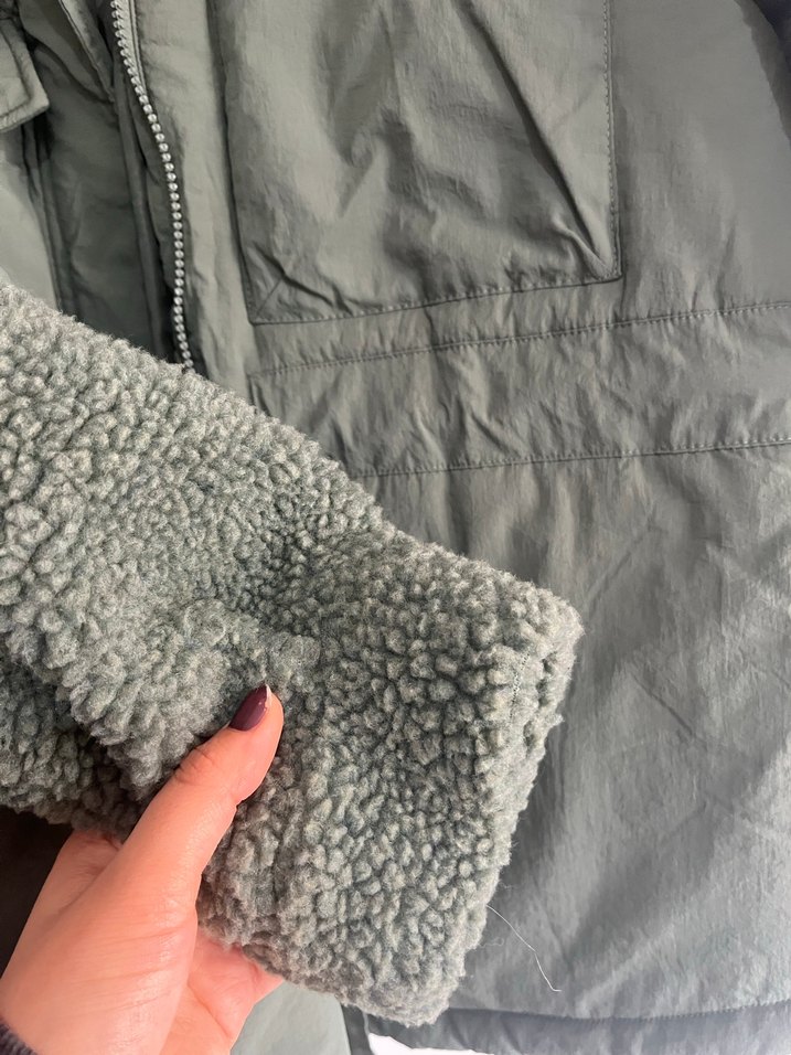 Yeşil Kapitone ve Kürklü Kadın Ceket - Görsel 4