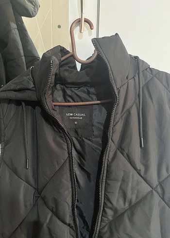 Siyah Yüksek Yakalı Fermuarlı Kadın Yelek - Görsel 2