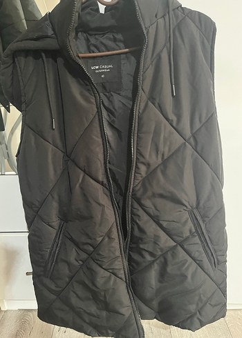 Siyah Yüksek Yakalı Fermuarlı Kadın Yelek - Görsel 3