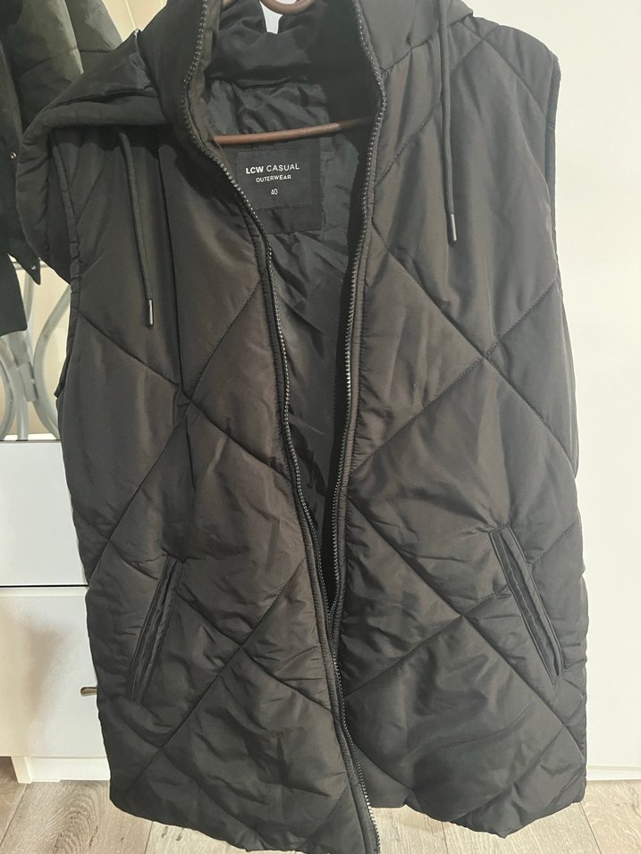 Siyah Yüksek Yakalı Fermuarlı Kadın Yelek - Görsel 3