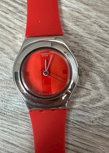Swatch Swatch Kırmızı Minimalist Kadın Kol Saati