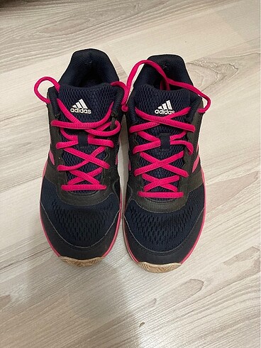 Adidas spor ayakkabı