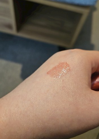 Lormar Parlak Kırmızı Ruj Lip Gloss Dewy Lip Glaze 027 - Görsel 2