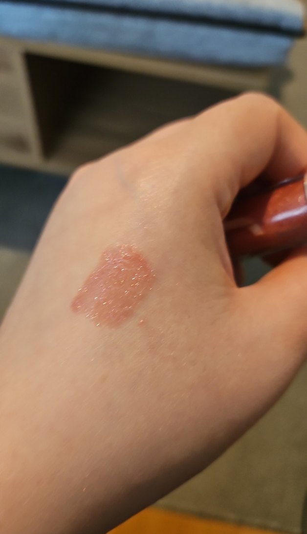 Lormar Parlak Kırmızı Ruj Lip Gloss Dewy Lip Glaze 027 - Görsel 4