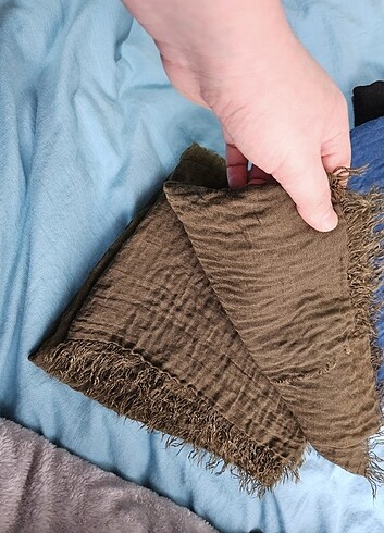 Üçlü Pamuk Şal (Petrol Mavisi, Haki, Siyah) Fresh Scarfs  - Görsel 3