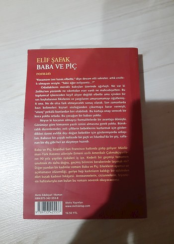 Elif Şafak - Baba ve Piç Roman - Görsel 4