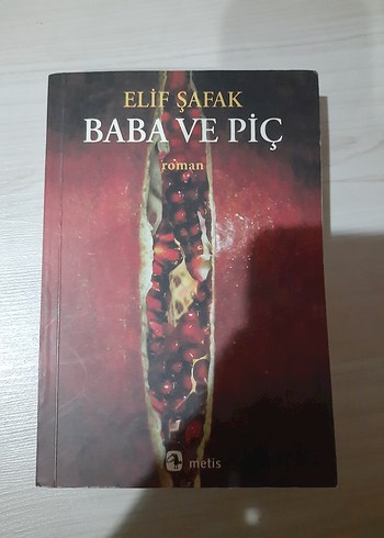 Elif Şafak - Baba ve Piç Roman - Görsel 2